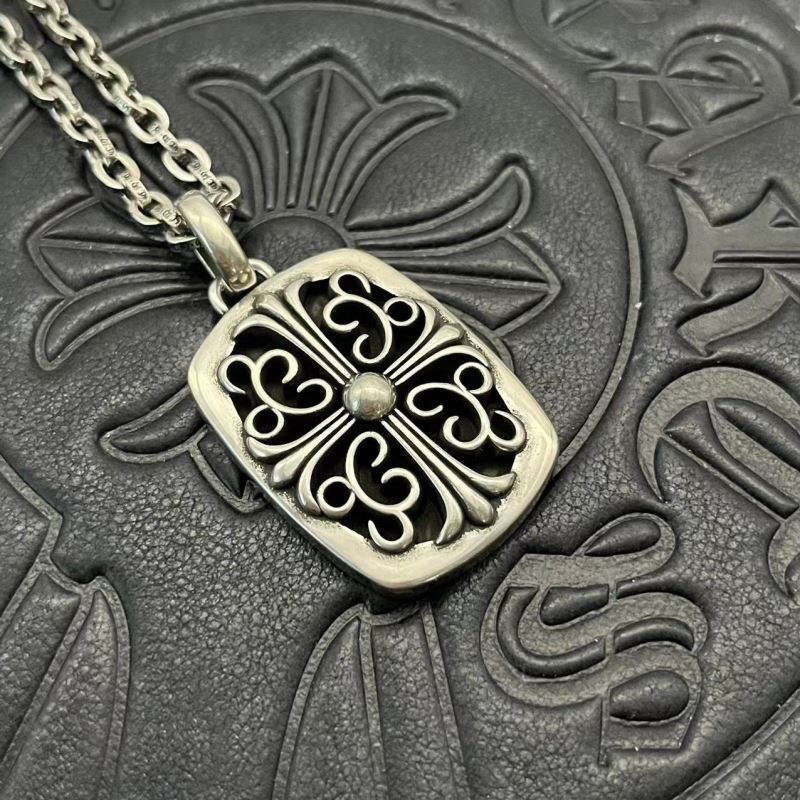 Ch*0me He**ts necklaces